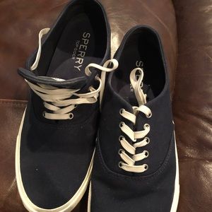 COPY - Sperry navy deck shoes!